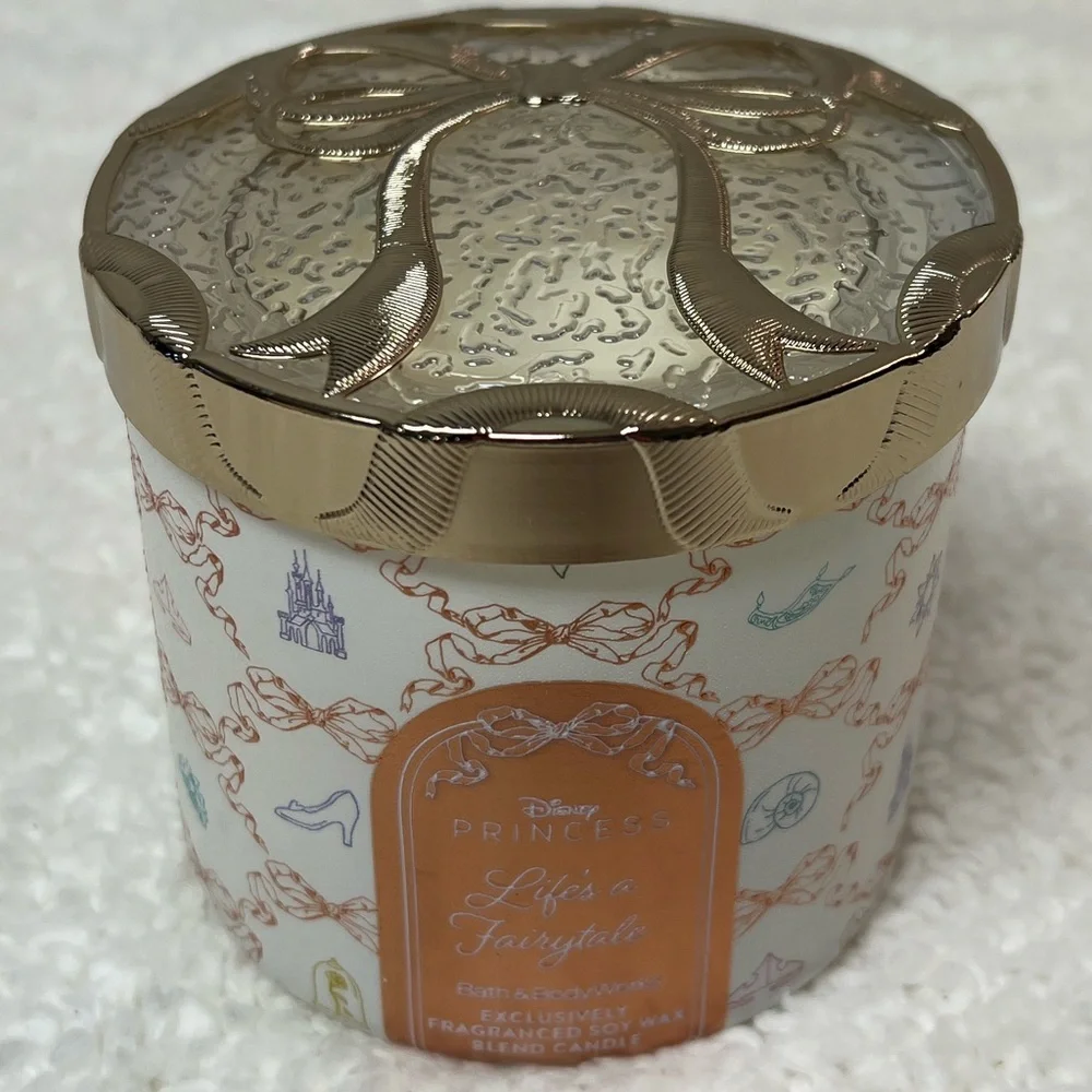 B&B Works Disney Princess "Life's A Fairytale" Limited 3-Wick Soy Scented Candle - Picture 2 of 12